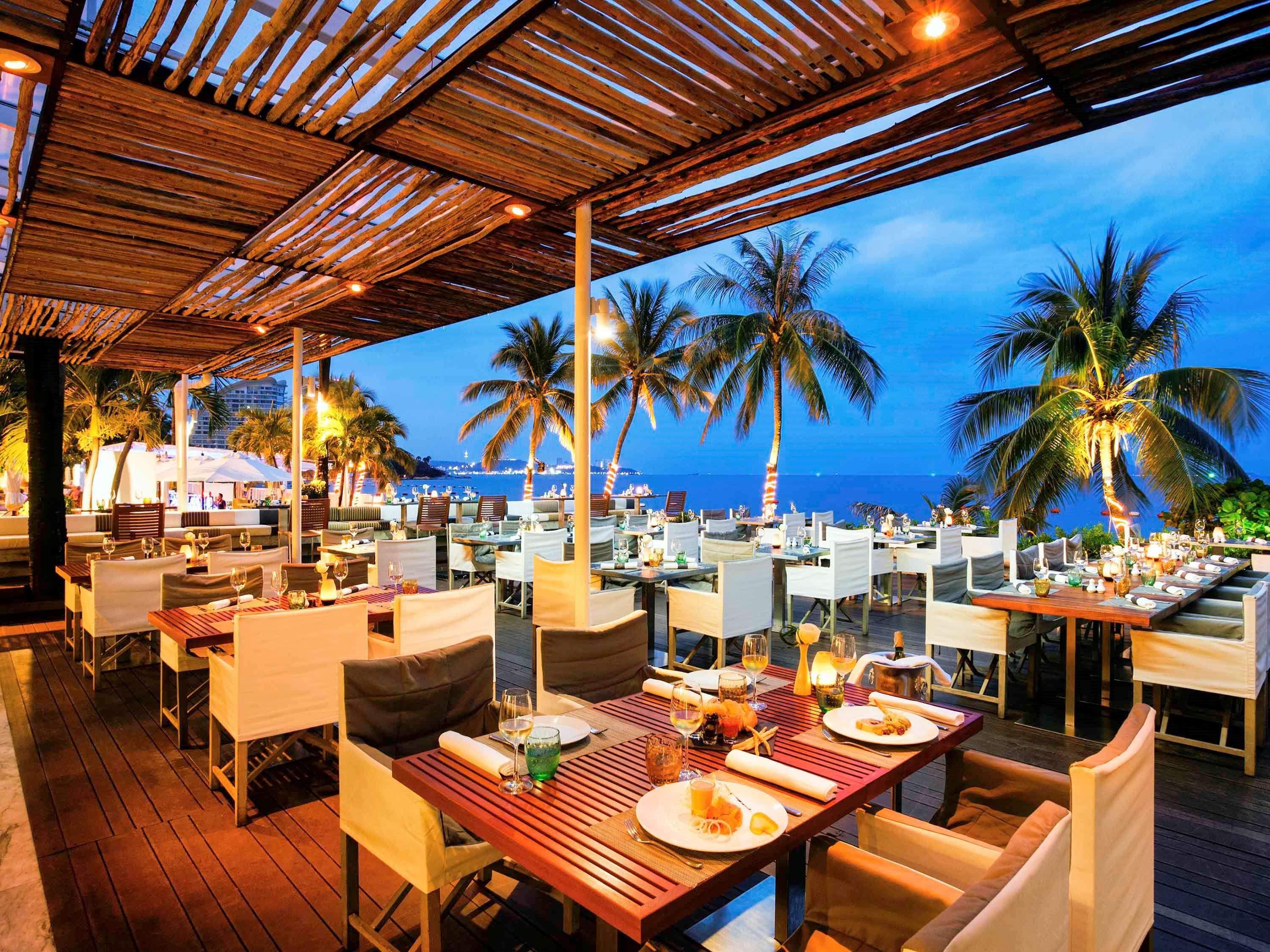 Pullman Pattaya Hotel G Zewnętrze zdjęcie The Deck
